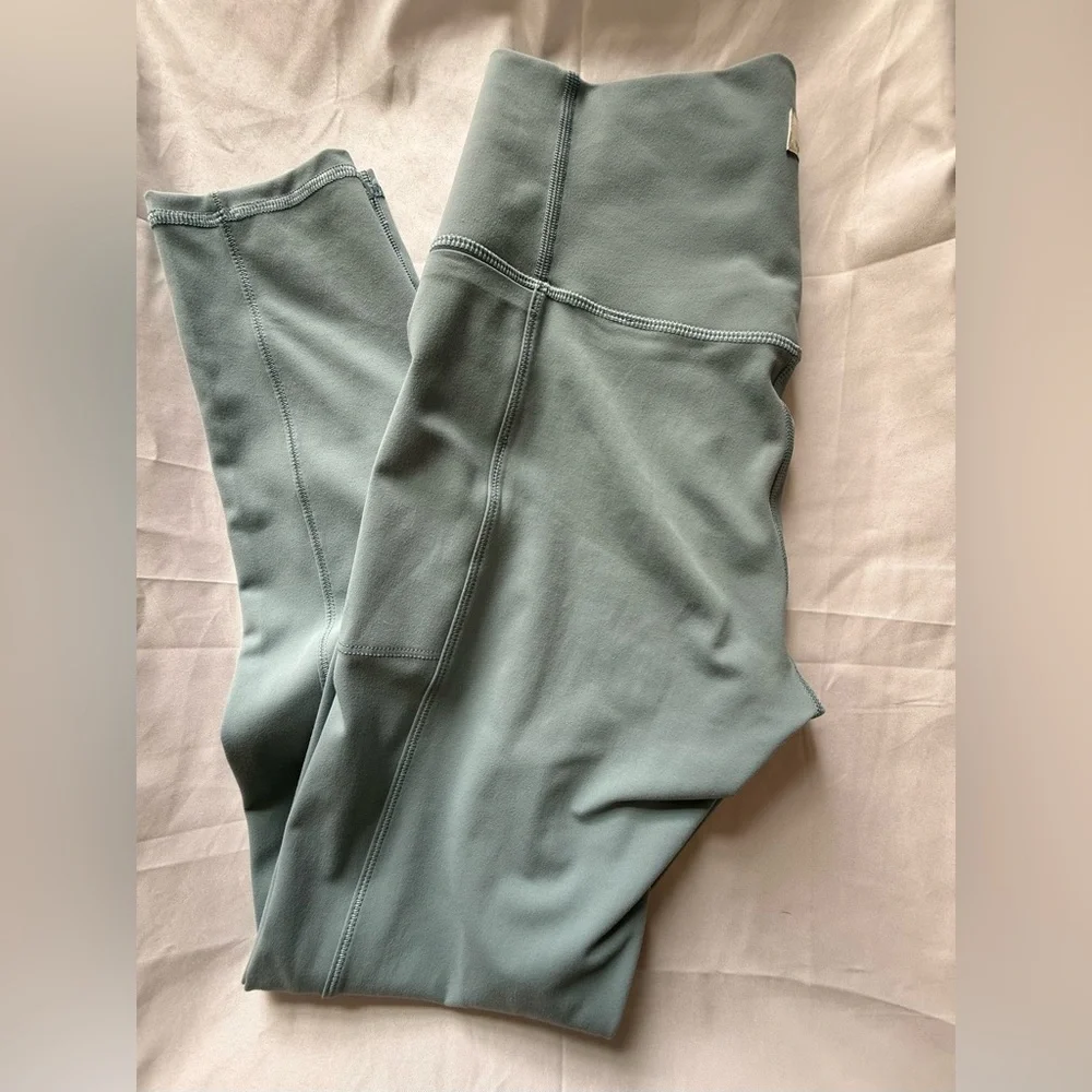 Vuori Studio Pocket Legging - S - Picture 5 of 6